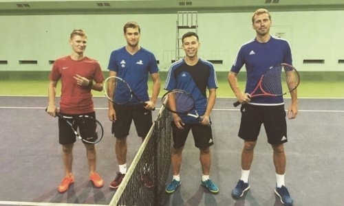 Футболисты «Астаны» поддерживают форму, играя в теннис