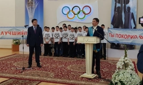 Головкину вручили удостоверение почётного гражданина Карагандинской области