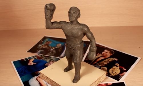 Казахстанец слепил скульптуру Геннадия Головкина из пластилина