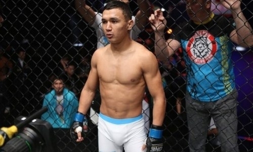 Трансляция боя Кайрата Ахметова за титул «временного» чемпиона ONE Championship