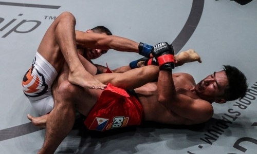 Названы причины поражения Кайрата Ахметова в титульном бою ONE Championship