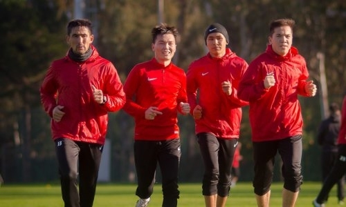 Фоторепортаж с утренней тренировки «Кайсара» на УТС в Турции