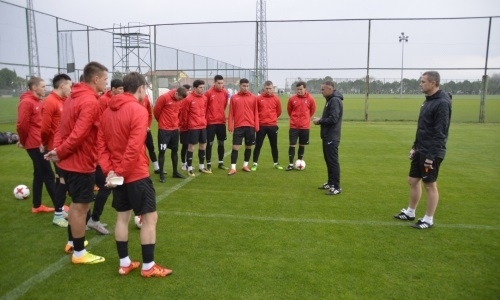 Фоторепортаж с тренировки «Шахтера» в Турции