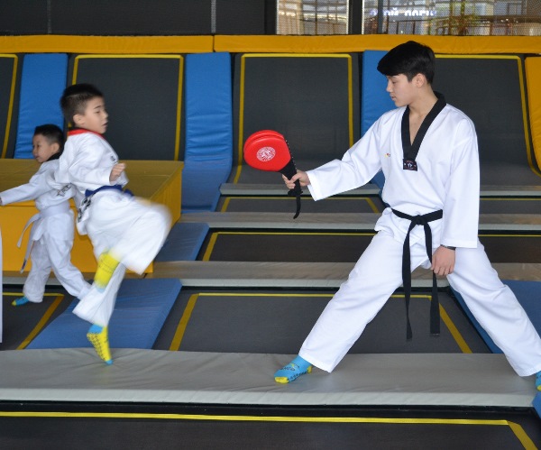 В Астане таеквондисты провели необычную тренировку