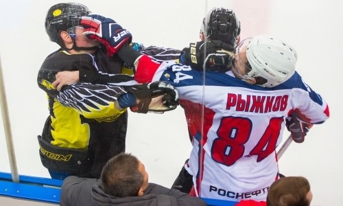 Фоторепортаж с матча ВХЛ «Сарыарка» — «Звезда» 2:1