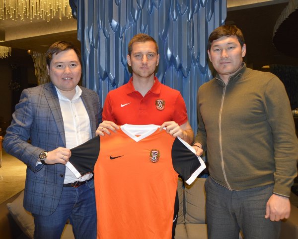 «Шахтер» продлил контракт со своим лучшим бомбардиром