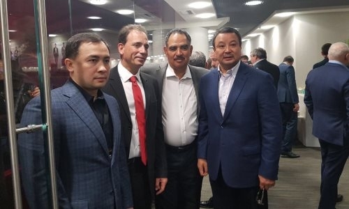 Конакбаев прибыл на боксерский форум в Сочи