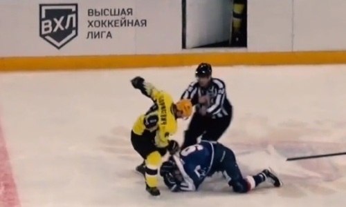 «Левый коронный». 19-летний казахстанский хоккеист вырубил соперника