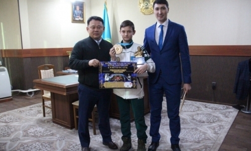 Серебряного призёра чемпионата мира по каратэ поздравили в ВКО