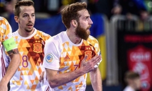 Игрок сборной Испании рассчитывает испугать Казахстан своей бородой