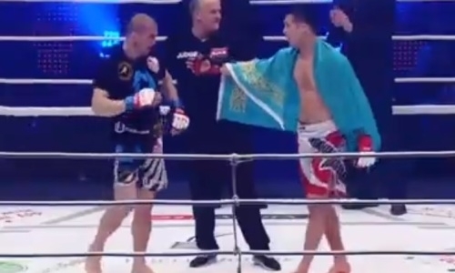 Как непобежденный казахстанец задушил соперника на M-1 Challenge 87