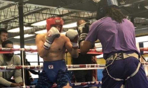 Турсынгалиев провел спарринг в рамках подготовки к титульному бою