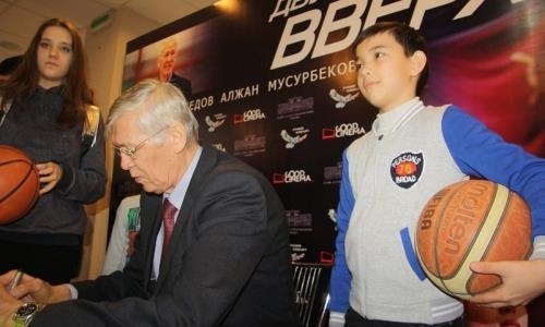 Первый казах-олимпийский чемпион посетил родину своих предков — Уральск