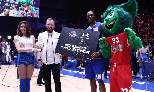 Баскетболист «Астаны» не сумел победить в конкурсе слэм-данков Матча звезд в Санкт-Петербурге