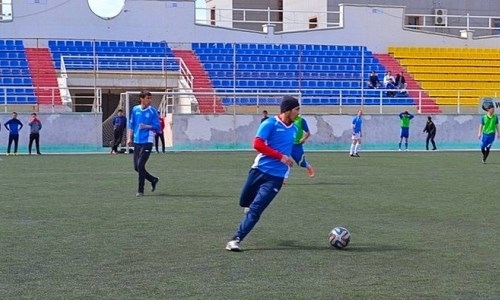 На ремонт футбольного поля в Актау бизнесмены обещали выделить 80 миллионов тенге