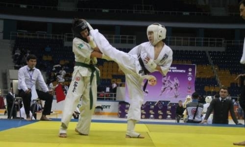 Около 500 юных каратистов померились силами в Алматы