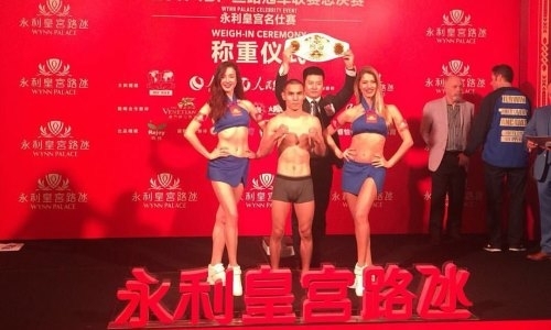 Жанузак прошел взвешивание перед титульным боем в Китае