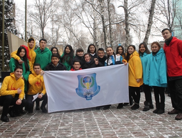 Флешмоб в поддержку казахстанских олимпийцев прошел в Алматы