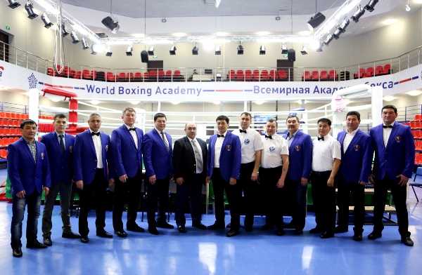 В Академии AIBA в Алматы наградили лучших судей 2017 года