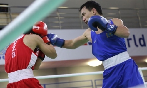 Фоторепортаж с поединков между сборными Казахстана и Узбекистана в Академии AIBA