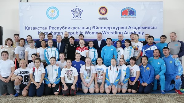 Сапиев, Левит и Акшалов стали почетными гостями на открытии Академии женской борьбы