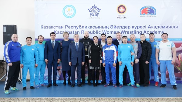 Сапиев, Левит и Акшалов стали почетными гостями на открытии Академии женской борьбы