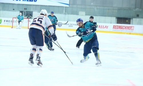 Фоторепортаж с матча МХЛ «Алтай» — «Сарматы» 4:7