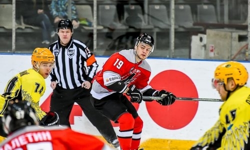 Фоторепортаж с матча плей-офф ВХЛ «Металлург» — «Сарыарка» 2:4