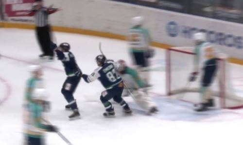 Видео заброшенной шайбы матча плей-офф ВХЛ «Торос» — «Торпедо» 1:0