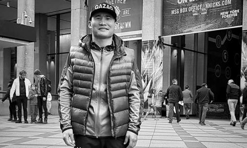 Канат Ислам прибыл в Нью-Йорк поддержать казахстанцев на вечере бокса Сергея Ковалева