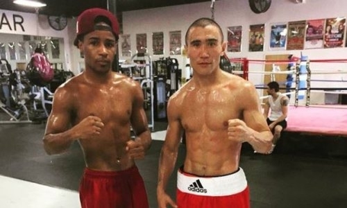 Муканов провел спарринг с непобежденным доминиканцем