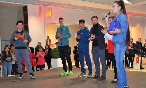 Казахстанские болельщики поддержали Сейдахмета на презентации в «Уфе»