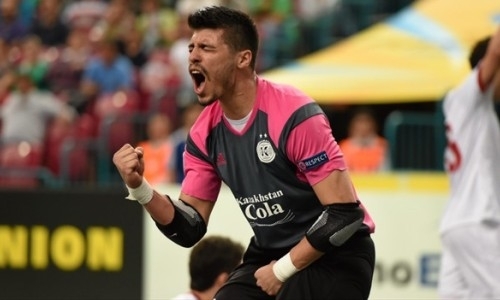 «Необыкновенная траектория». Как Игита «расстрелял» вратаря сборной России