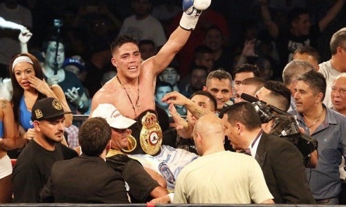 Чемпиону мира WBA Super советуют бой с Исламом, из-за его слабости