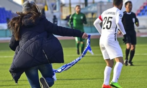 Стометровка, или Как полицейские догоняли фанатку «Иртыша»