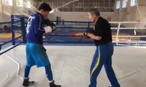 «Казахский гром». Как Елеусинов готовится к дебютному бою