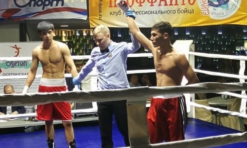 19-летний казахстанец одержал победу нокаутом в дебютном бое на профи ринге