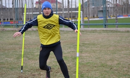 «Алтай» продлил контракт с молодым полузащитником