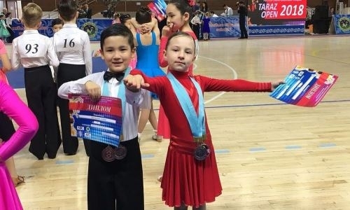 Танцоры из Актау завоевали 22 медали на международном турнире