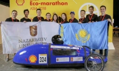 Казахстанская студентка приняла участие в гонках электромобилей в Сингапуре