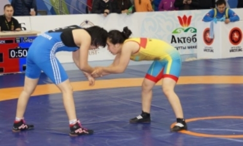 В Актобе стартовал чемпионат Казахстана по вольной и женской борьбе