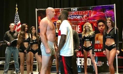 Иван Дычко прошел взвешивание перед боем в Голливуде