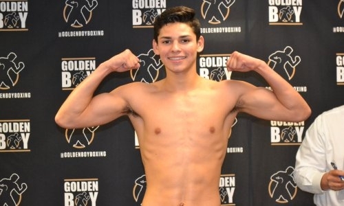 Непобежденный проспект анонсировал свой бой в андеркарде реванша Головкина и Альвареса