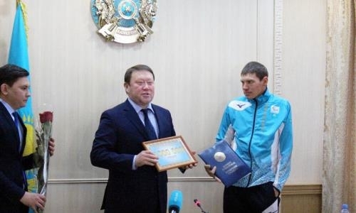 Миллион тенге вручил паралимпийцу Герлицу аким СКО