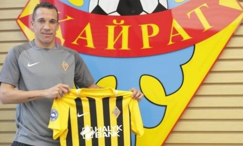 Стали известны подробности контракта Жуана Фелипе с «Кайратом»