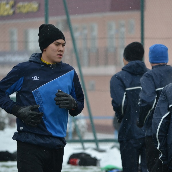 «Алтай» продлил контракты с двумя футболистами