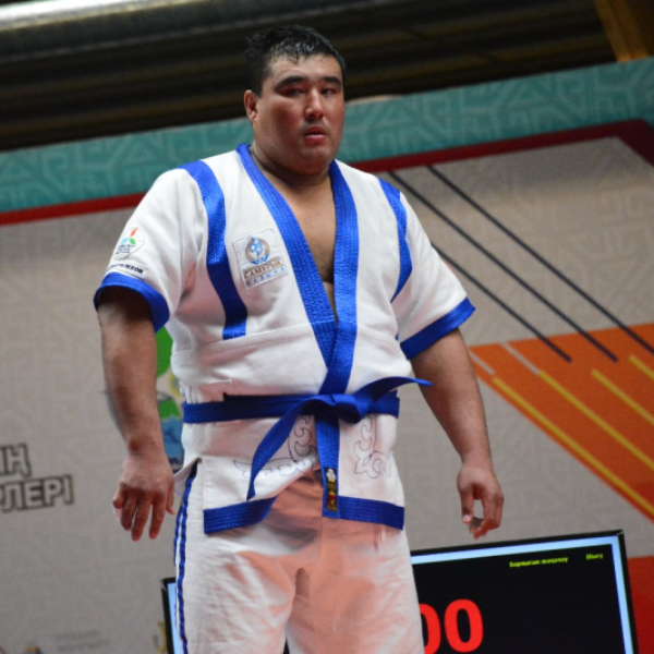 Два миллиона выиграл победитель международного турнира по казакша курес в Атырау