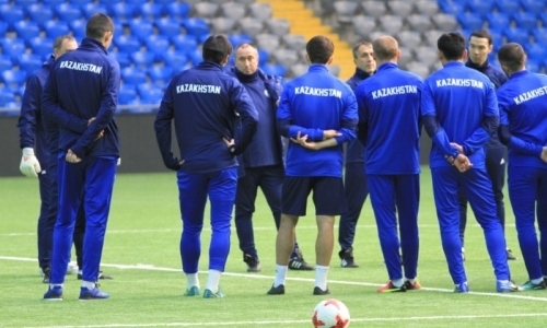 Фоторепортаж с первой тренировки сборной Казахстана под руководством Станимира Стоилова