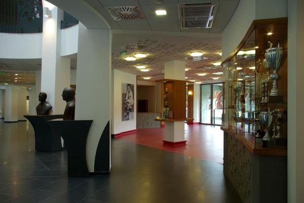 «Частично собор, частично музей». Чудесный стадион, на котором сыграет сборная Казахстана