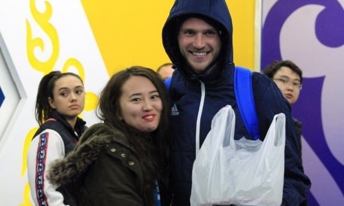 Фанатка «Астаны» рассказала о причинах, побудивших ее дарить подарки игрокам